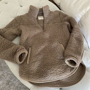 Abercrombie and Finch Sherpa Half-Zip Elevated Trim Sweatshirt